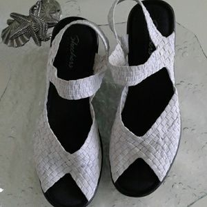 SKECHERS MEMORY FOAM WHITE SANDALS